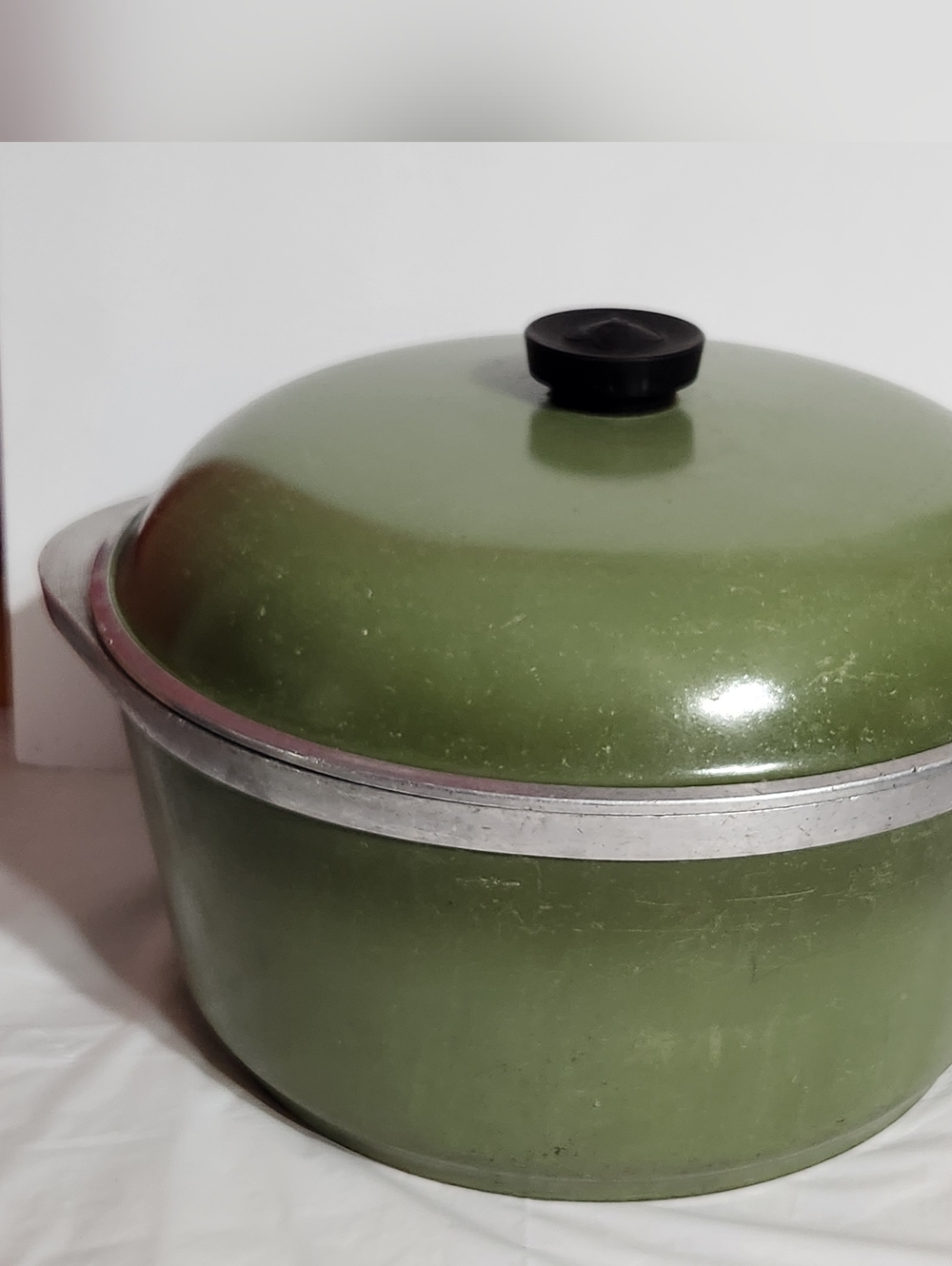 Vtg Club Dutch Oven Stock Pot w Lid Cast Aluminum Avocado Green 8 Quarts Roaster